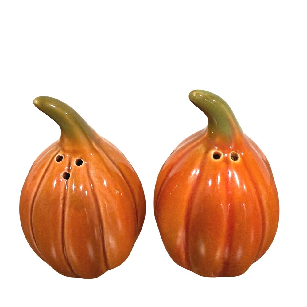 PAIR of mini PUMPKIN Salt and Pepper‎ Shakers 3.5" X 2.25" Holiday Halloween